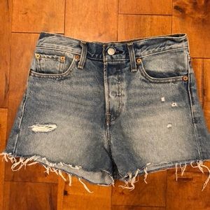 Levi’s Wedgie Fit Jean Shorts